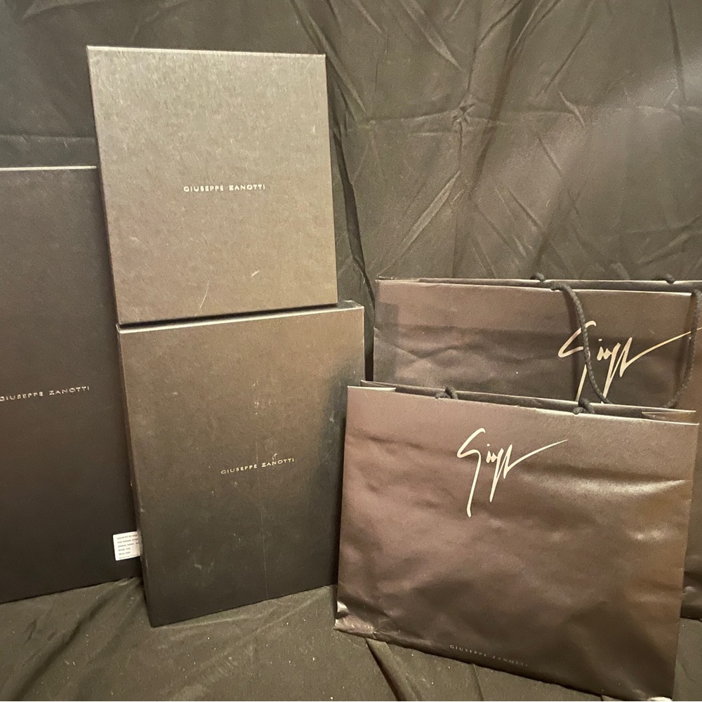 Giuseppe Zanotti Black Luxury Packaging
